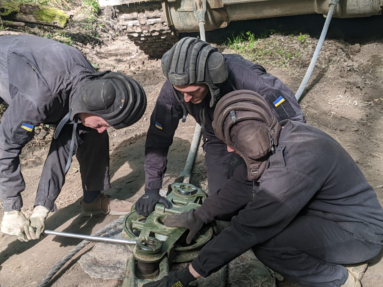 Практичні заняття щодо евакуації пошкодженої техніки